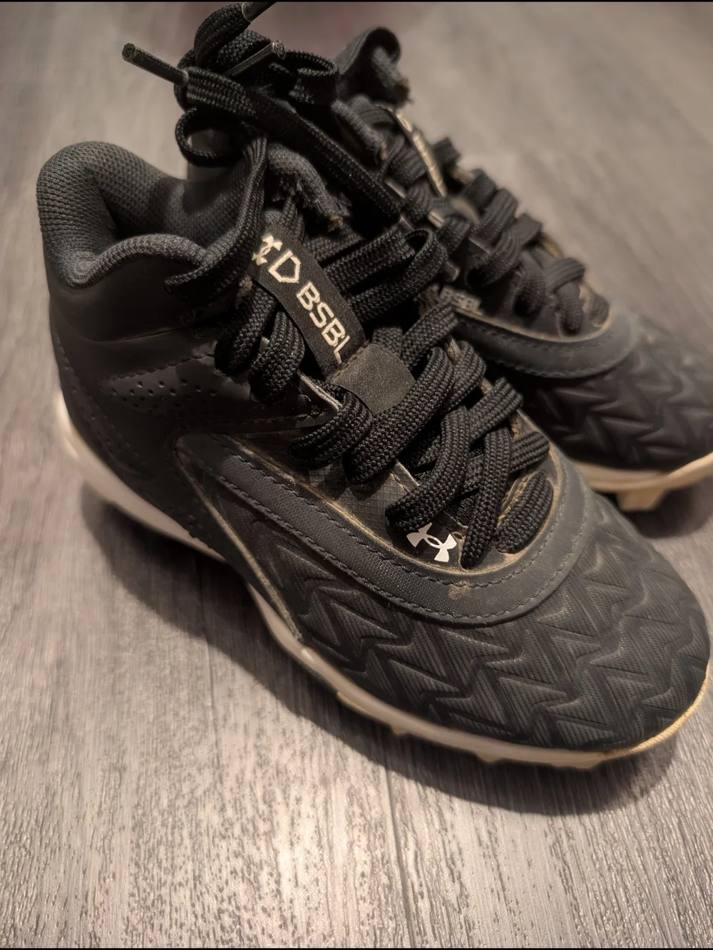 Under Armour Kids' Black Athletic Baseball Shoes